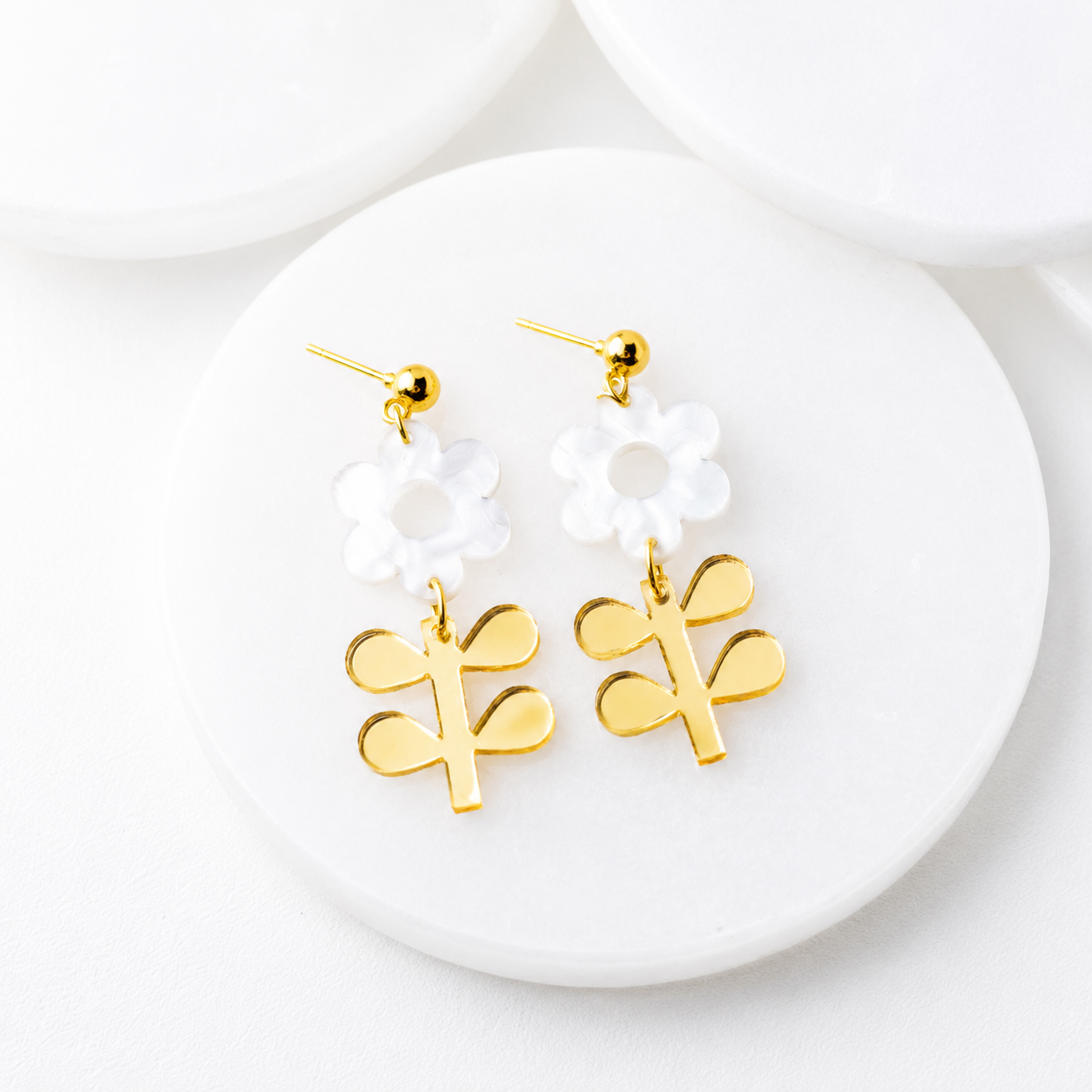 Samantha Acrylic Flower Dangle Earrings - Image 5
