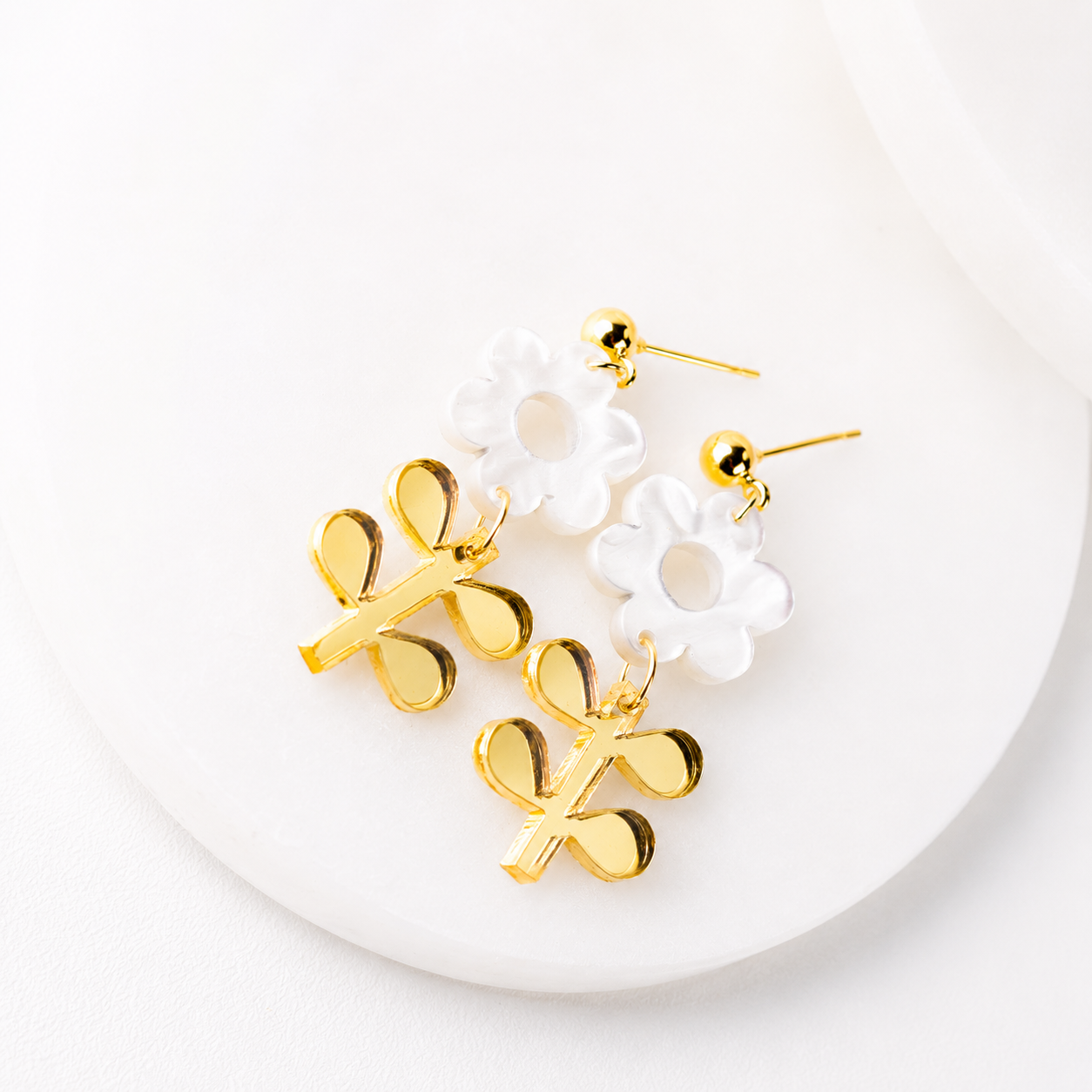 Samantha Acrylic Flower Dangle Earrings - Image 6